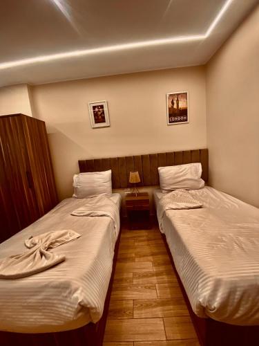 Crown pyramids hotel - image 3