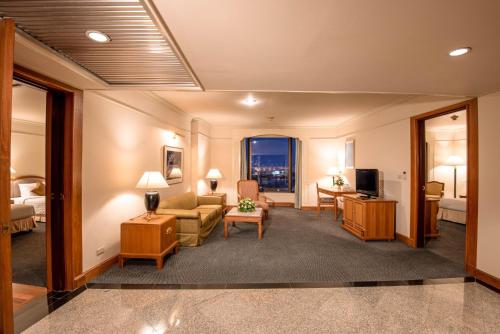 room detail thumbnail 1