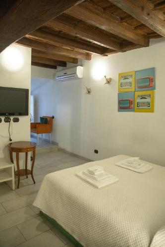 Flowers Apartments Rome City Center - image 7