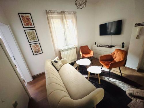 Miss Nareens Central Apartment with free garage