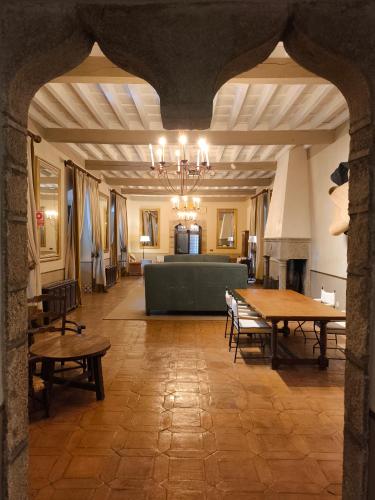 Parador de Jarandilla de la Vera - image 2