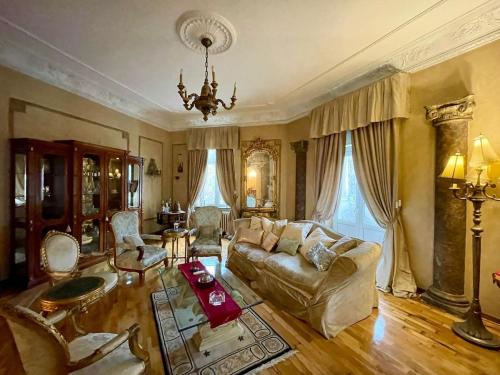 Dorcol Mansion 3BR Apartment at City Center