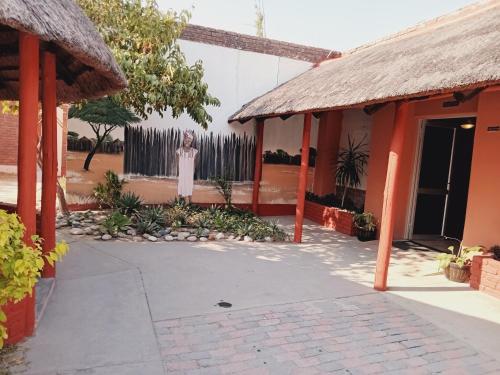 Išorė, Punyu International Hotel in Ondangwa