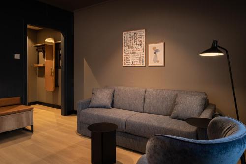 2 twin beds, 2 sofa beds