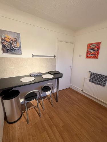 Cosy flat, opposite Westminster park in Chester in 切斯特郊區