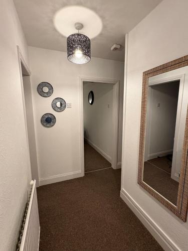 Cosy flat, opposite Westminster park in Chester in 切斯特郊區
