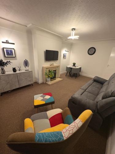 Cosy flat, opposite Westminster park in Chester in 切斯特郊區