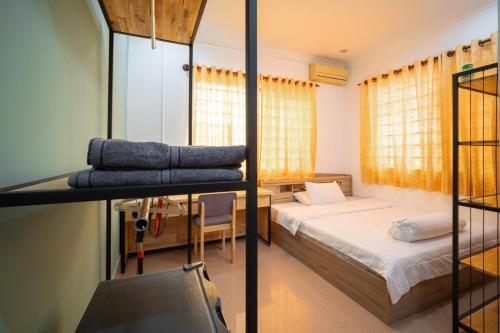 room detail thumbnail 0