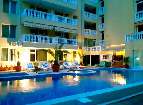 Swimming pool, Marina Sunrise Complex by the sea in Sveti Vlas
