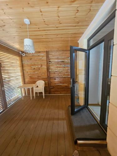 Вилла с видом на горы на побережье Иссык-Куля in Kosh-Kël'