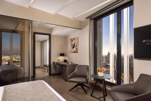 room detail thumbnail 1