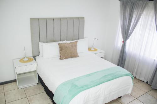 Centrally Located 1 Bedroom Apartment - 2361 - image 5