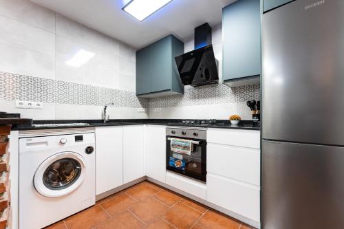 virtuve, MalagaSuite Casa Rural con Piscina y Barbacoa in Pilarejo