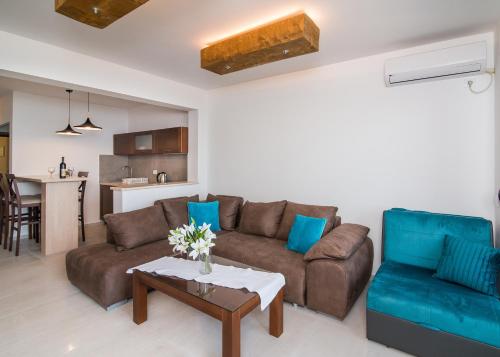 Arabela 2 Apartments - main image