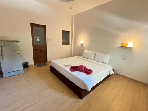 room detail thumbnail 2