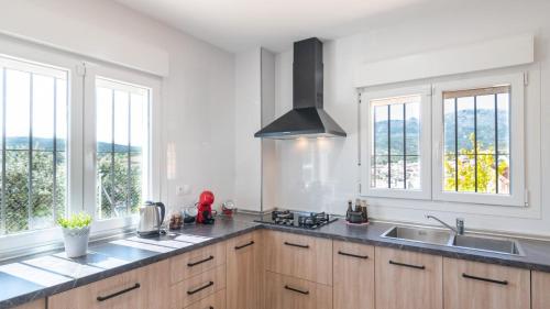 virtuve, Villa Los Ruedos Riogordo by Ruralidays in Riogordo
