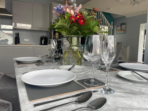 Beautiful 3-Bed House in Sunny Killough Down in Killough