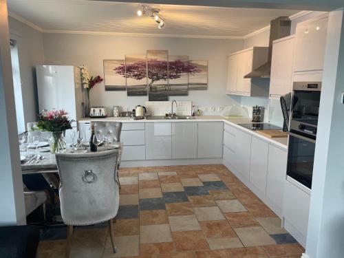 Beautiful 3-Bed House in Sunny Killough Down in Killough