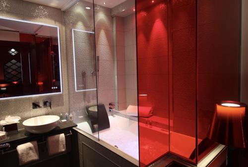 room detail thumbnail 2