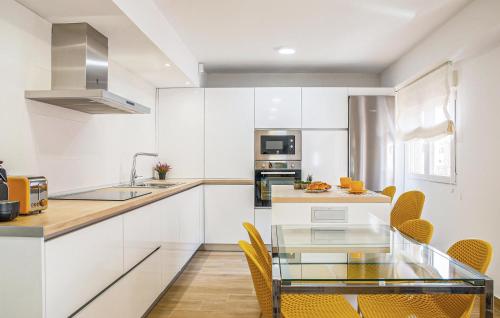 Lovely Apartment In Almeria With Wifi