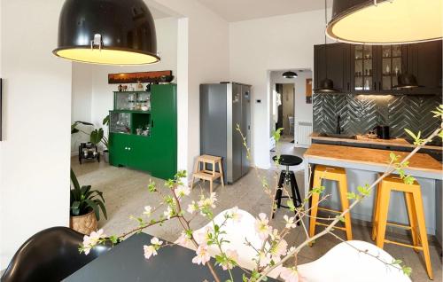 virtuve, Stunning Home In Petrijevci in Josipovac