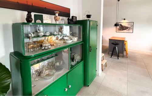 virtuve, Stunning Home In Petrijevci in Josipovac