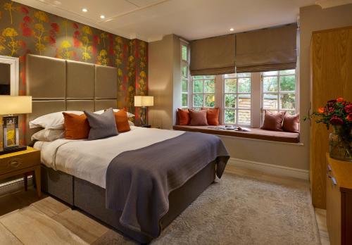 Langshott Manor Hotel