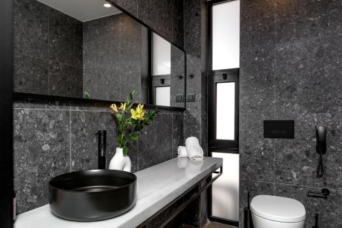 Anise Aluma Athens, Tapestry Collection by Hilton Room Type - Twin Room