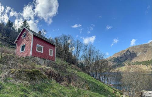 Cozy Home In Stongfjorden With House Sea View - Location saisonnière - Stongfjorden