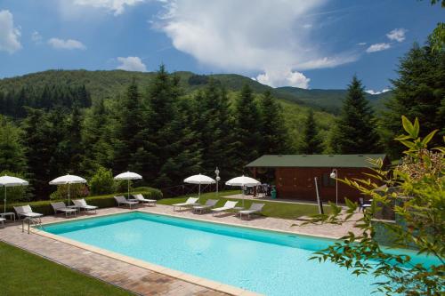 Басейн, Appartamento con Balcone in Borgo Toscano in Ортіньяно Раджоло