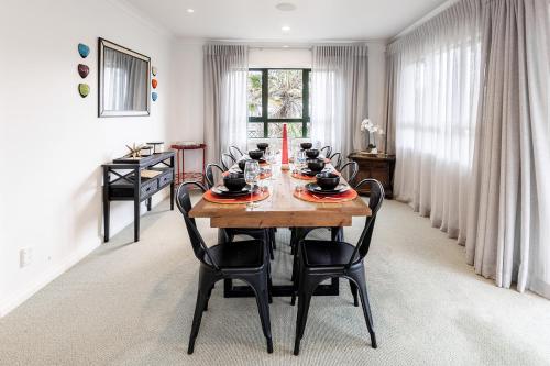 Exterior view, Manaia Magic - Tairua Holiday Home in Tairua