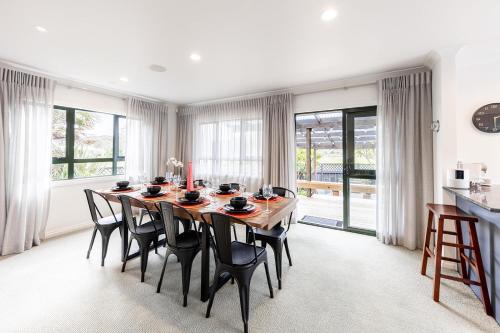 Exterior view, Manaia Magic - Tairua Holiday Home in Tairua