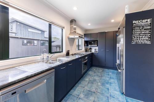 Exterior view, Manaia Magic - Tairua Holiday Home in Tairua