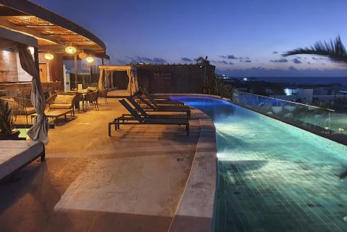 2 Bedroom Condo with Pool - The Shore Sasha II - 407