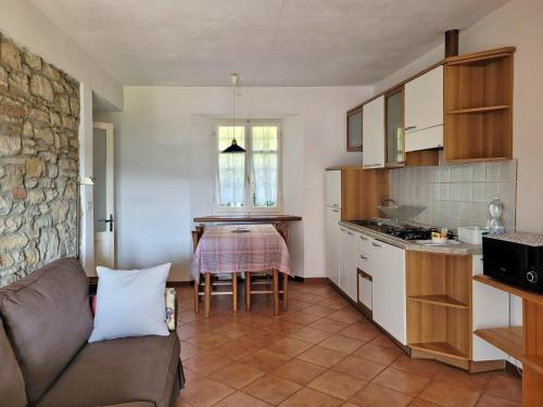 virtuve, Appartamento Moscato in Cascina Marenco Langhe Country House in Cessole