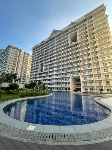 The Atherton by DMCI- 2BR FREE PARKING, Manila