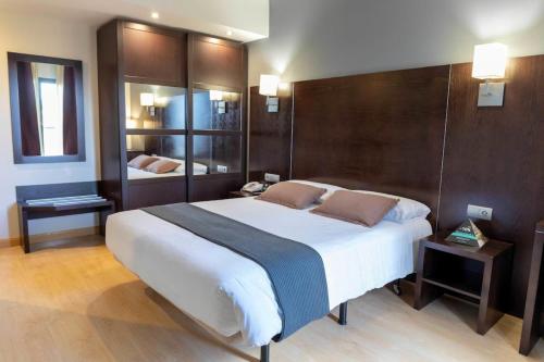 Hotel Cardena by gaiarooms in Burgos