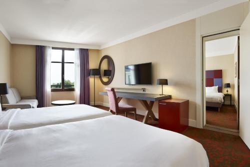 room detail thumbnail 1