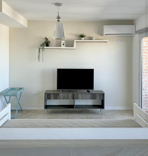 Deluxe One-Bedroom Apartment