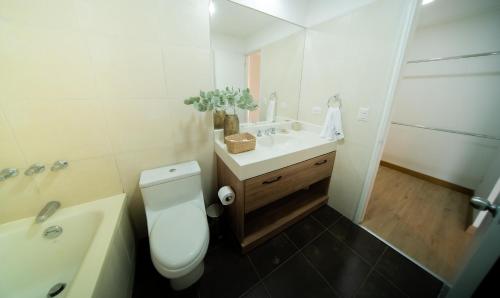 Amazing 1BR in Miraflores - image 3