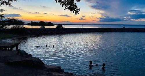 Közeli látványosságok, Luxurious Lakefront Estate: Spectacular Views, Expansive Grounds and Private Jetty in Buchanan Dam