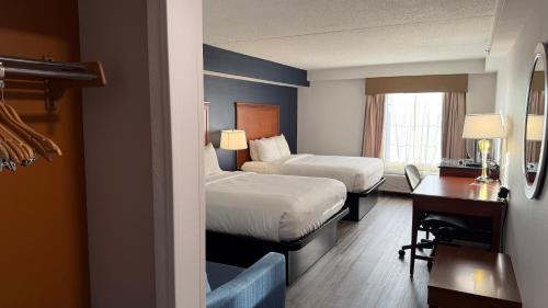 2 queen beds