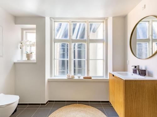 Regent 16- Bright apartment in City Center - image 9