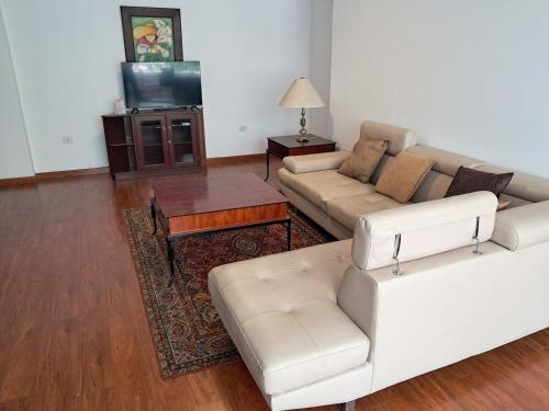 P1A - Departamento confortable cerca al Paseo Aranjuez