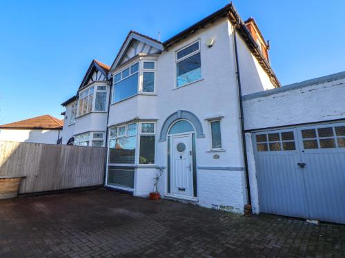 Exterior view, Broadgreen in Huyton