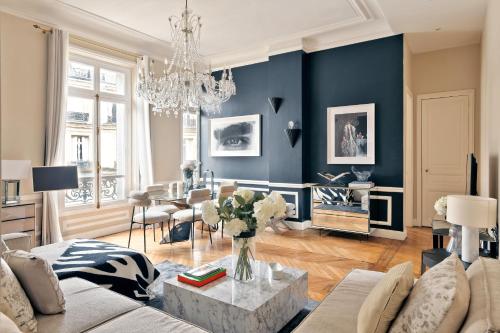 Spacious flat - Champs Elysées