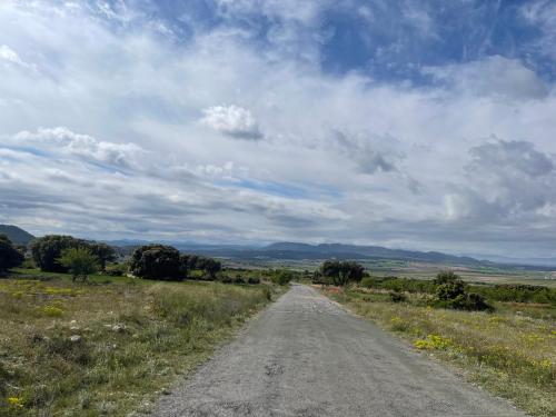 La casica de Pacone, Los Odres in Inazares
