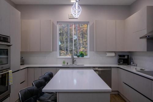 Creekside Guest House Mountains And Relax to the soothing sound of the creek in 米斯河(NC)