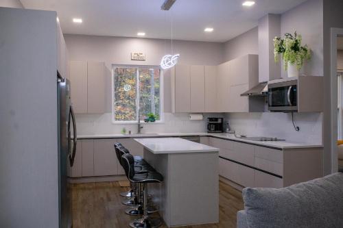 Creekside Guest House Mountains And Relax to the soothing sound of the creek in 米斯河(NC)