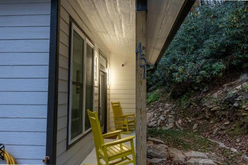 Creekside Guest House Mountains And Relax to the soothing sound of the creek in 米斯河(NC)